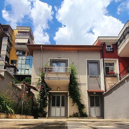 A Cheerful Villa With Free Parking Space تيرانا المظهر الخارجي الصورة