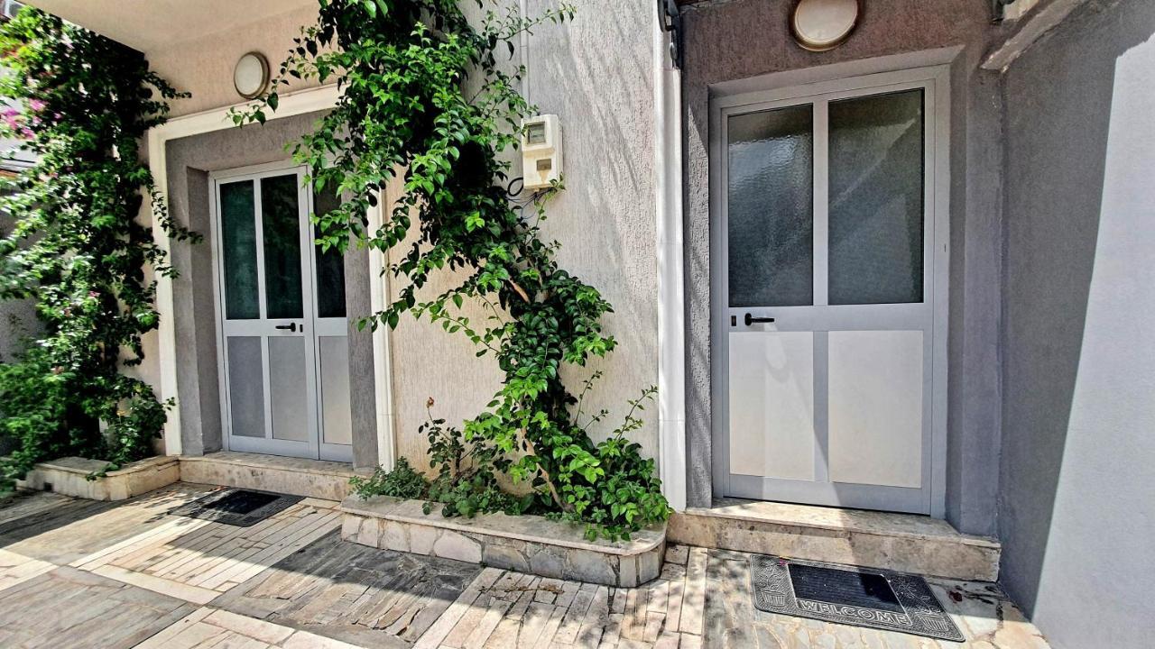 A Cheerful Villa With Free Parking Space تيرانا المظهر الخارجي الصورة