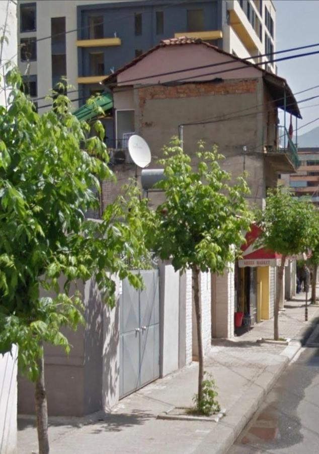 A Cheerful Villa With Free Parking Space تيرانا المظهر الخارجي الصورة